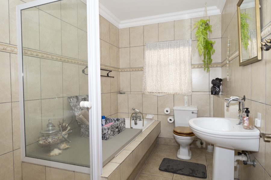 4 Bedroom Property for Sale in West Bank Eastern Cape